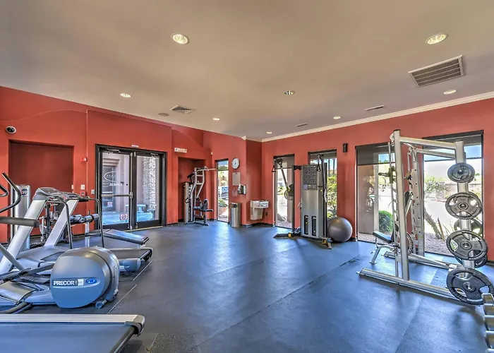 Shop & Golf! Gem W/ Pool Access In Scottsdale
