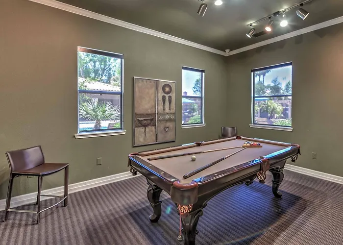 Shop & Golf! Gem W/ Pool Access In Dom wakacyjny