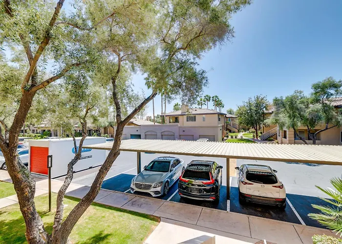 Shop & Golf! Gem W/ Pool Access In Dom wakacyjny