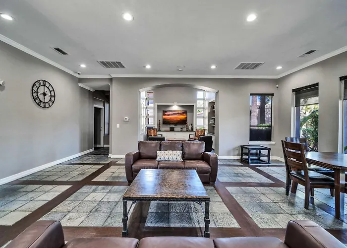 Shop & Golf! Gem W/ Pool Access In *