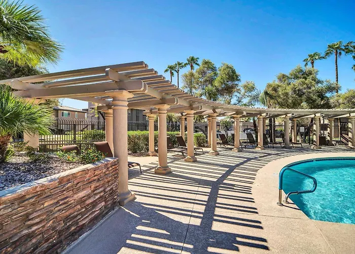 Shop & Golf! Gem W/ Pool Access In *