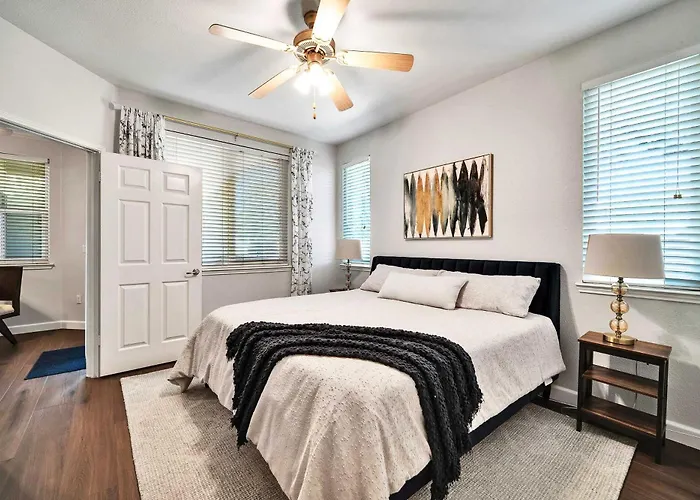Shop & Golf! Gem W/ Pool Access In *