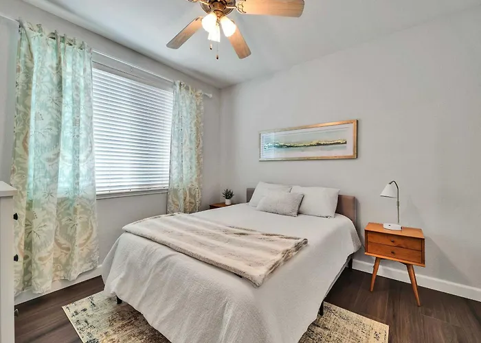 Shop & Golf! Gem W/ Pool Access In